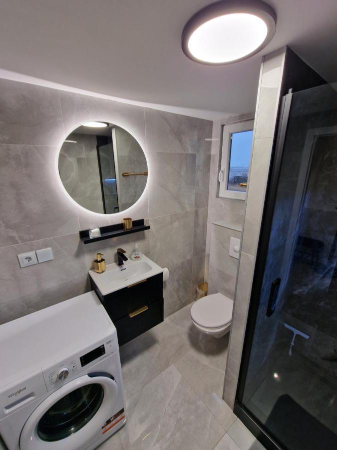 R&J Guesthouse Apartment Гріндавік Екстер'єр фото